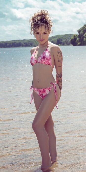 Leaked Kayleeterrerooo page private photo viral onlyfans
