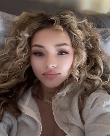Leaked Kayleeterrerooo private photo viral onlyfans