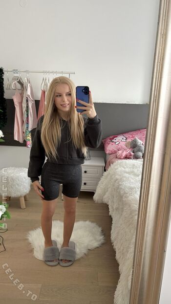 Leaked Kayliekaylie private photo viral onlyfans