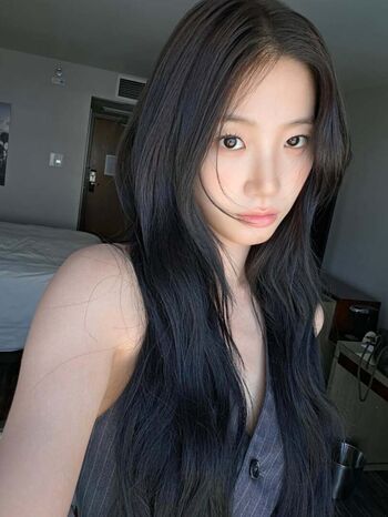 Kazuha Nakamura 中村 一葉