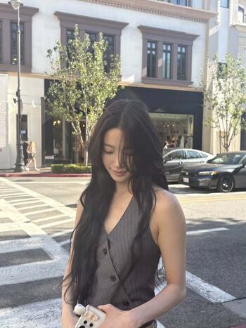 Kazuha Nakamura 中村 一葉