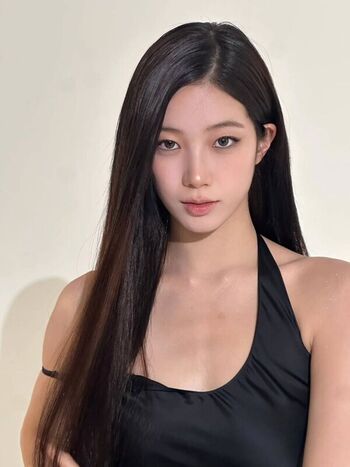 Kazuha Nakamura 中村 一葉