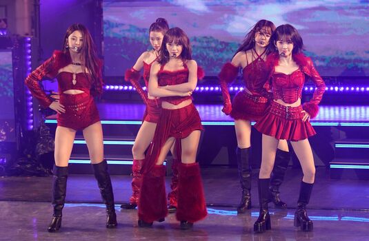 Kazuha Nakamura 中村 一葉