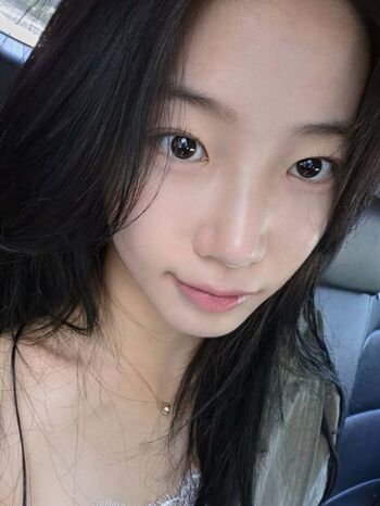 Kazuha Nakamura 中村 一葉