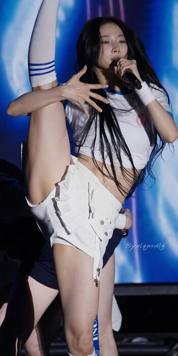 Kazuha Nakamura 中村 一葉