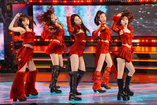 Kazuha Nakamura 中村 一葉 | LESSERAFIM