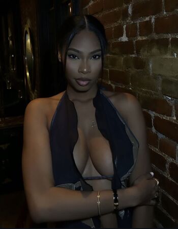 Leaked Keepingupw adriii private photo viral onlyfans
