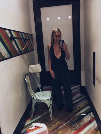 Leaked Kelliconlon page private photo viral onlyfans
