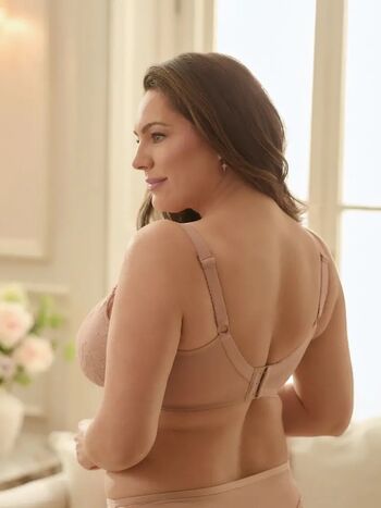 Kelly Brook