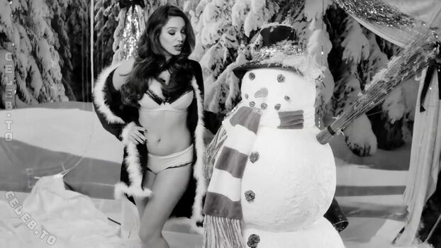 Kelly Brook