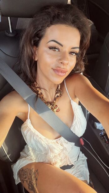 Kelly Cruz