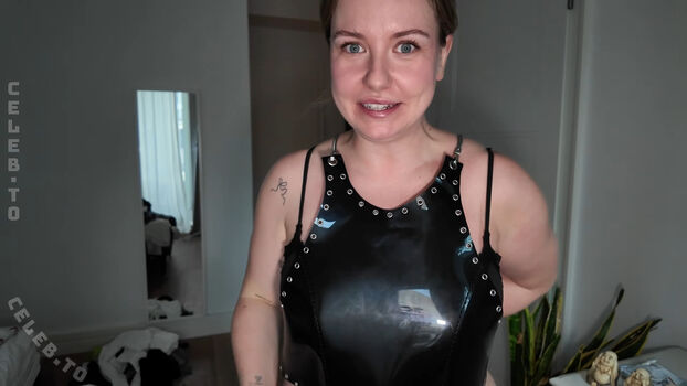 Leaked Kellymissesvlog private photo viral onlyfans