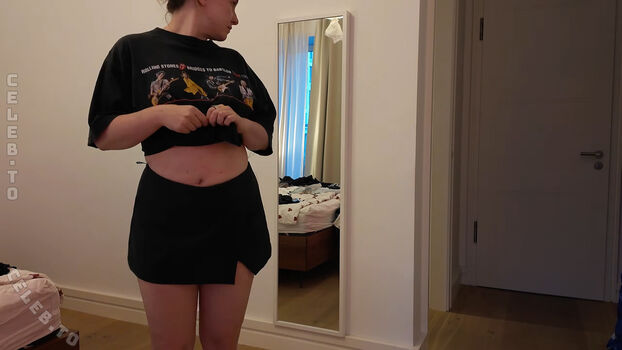 Leaked Kellymissesvlog private photo viral onlyfans