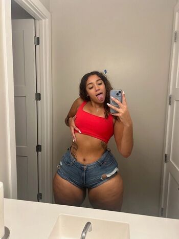 Leaked Kendall private photo viral onlyfans