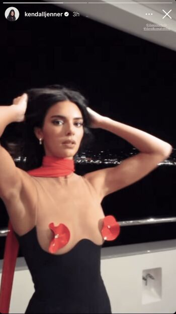 Kendall Jenner → Kendall Jenner