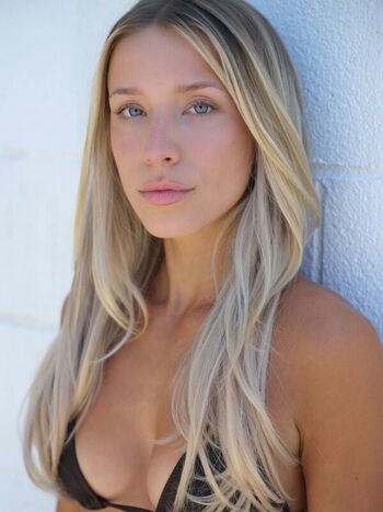 Kenzi Hope