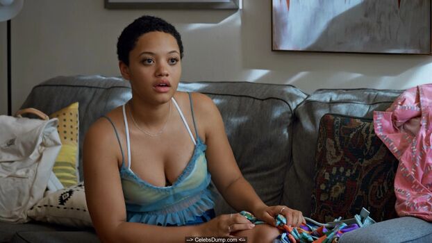 Kiersey Clemons