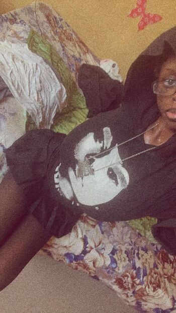 Leaked Kikiolaola private photo viral onlyfans