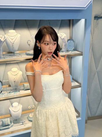 Kim Chaewon