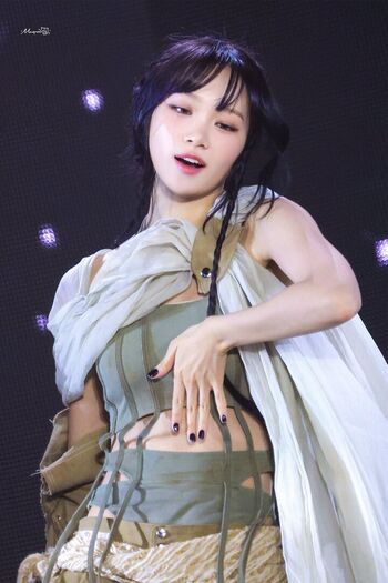 Kim Chaewon