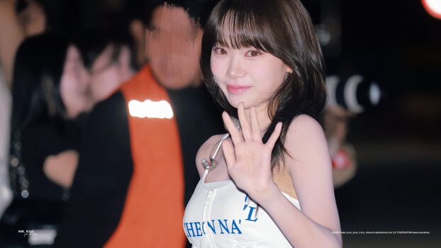 Kim Chaewon