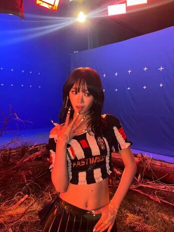 Leaked Kim chaewon private photo viral onlyfans