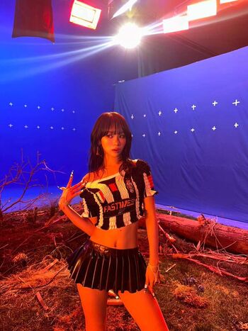 Leaked Kim chaewon private photo viral onlyfans