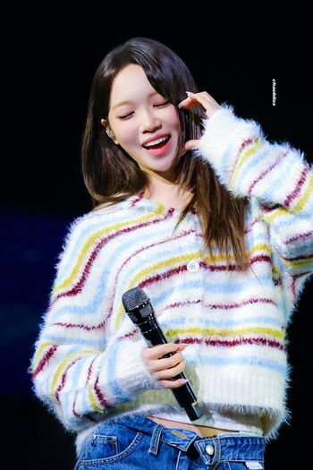 Leaked Kim chaewon le sserafim  page private photo viral onlyfans
