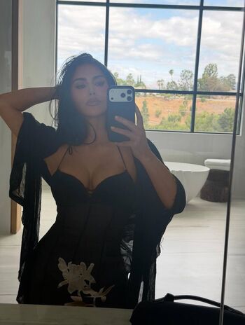 Leaked Kim kardashian  page private photo viral onlyfans