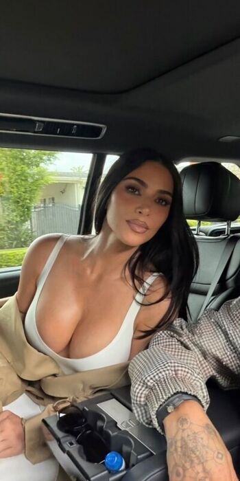 Leaked Kim kardashian  page private photo viral onlyfans