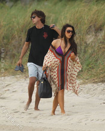 Leaked Kim kardashian private photo viral onlyfans