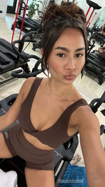 Kirra Santos