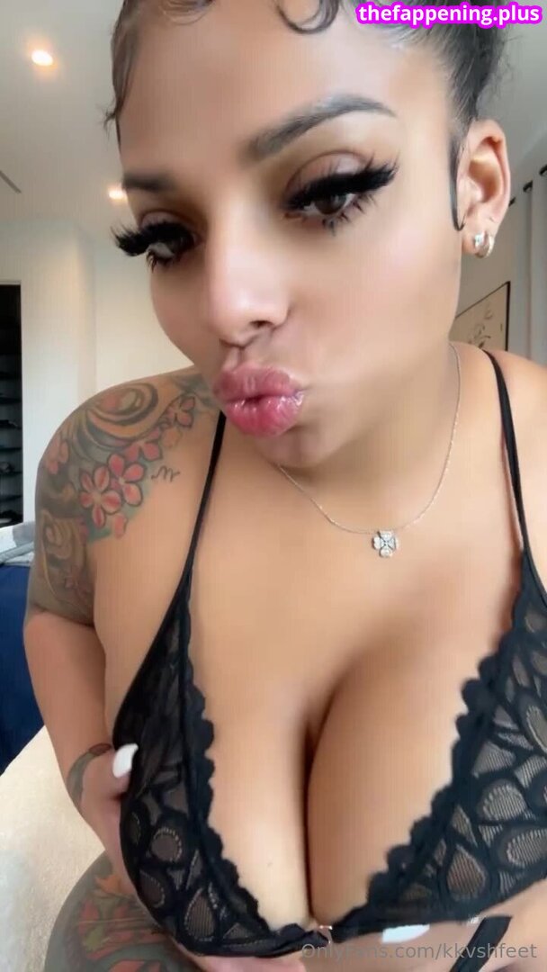 KKVSH / https: / mikaylasaravia Naken OnlyFans Foto #1