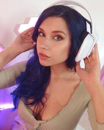 Leaked Krisfits private photo viral onlyfans