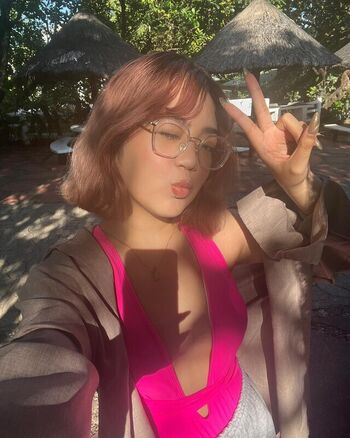 Leaked Kwinbih page private photo viral onlyfans