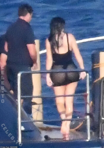 Leaked Kylie jenner private photo viral onlyfans