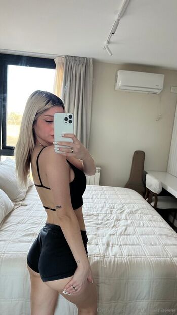 Leaked Kylieraeee private photo viral onlyfans