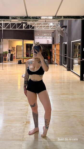 Leaked La roli private photo viral onlyfans