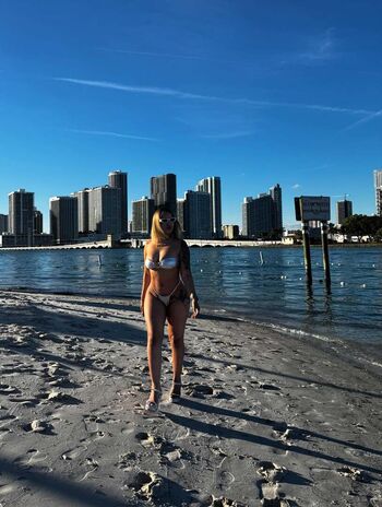 Leaked Ladurahtxentrenaconmigo private photo viral onlyfans