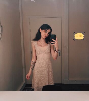 Leaked Lady emash private photo viral onlyfans