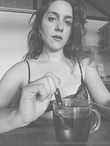 Leaked Ladyaria hot private photo viral onlyfans
