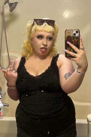 Leaked Ladyohbitchuary private photo viral onlyfans