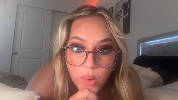 Leaked Ladyybugloverr private photo viral onlyfans