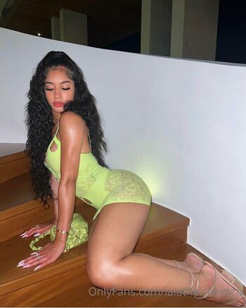 Lalatheislandgal