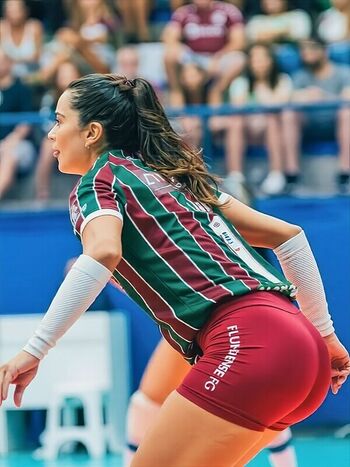 Lara Nobre