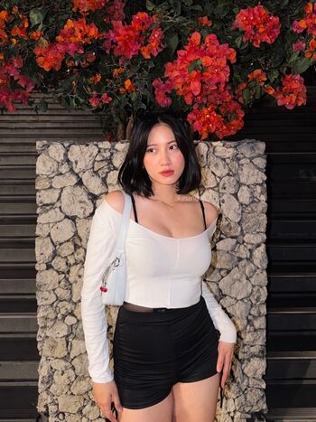 Laras Kinanda Putri