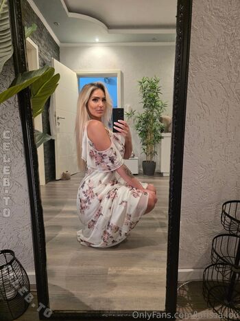 Leaked Larissa lou private photo viral onlyfans