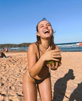Leaked Larissa manoela page private photo viral onlyfans