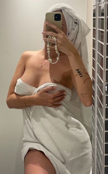 Leaked Larissaxra private photo viral onlyfans