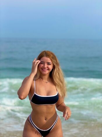 Leaked Laristher private photo viral onlyfans